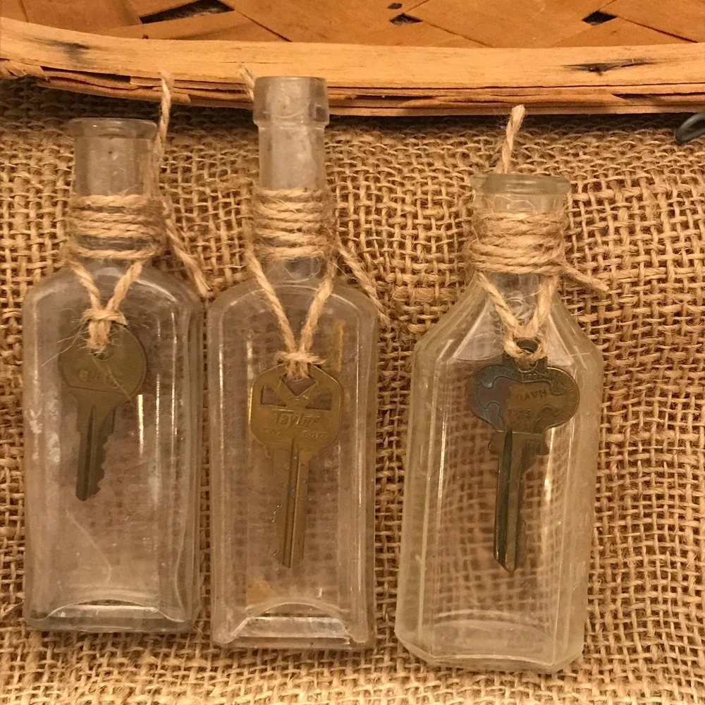 Vintage‎ Antique, Apothecary Bottles with Vintage Key, Steampunk Wedding Decor